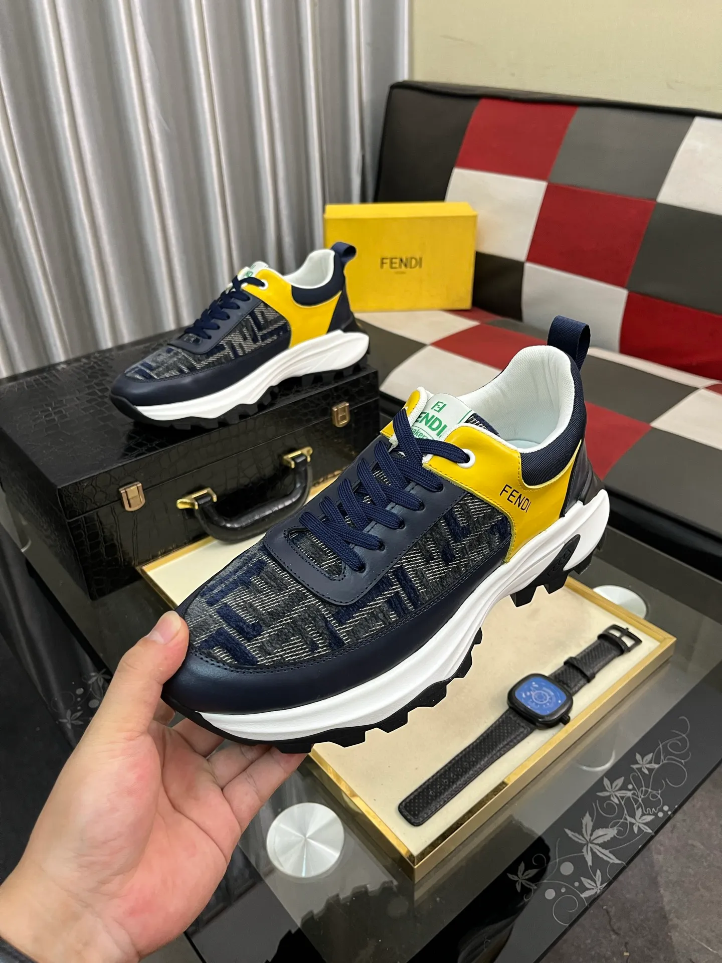 Men's Men's Shoes💰458⌚️⌚️[FENDI] Fendi's classic and comfortable men's, this complex sneaker is made of soft calfskin➕genuine leather lining➕original ultra-light rubber material with rough outsole. This unique light style is suitable for the casual and refined sensibility of this season. It is comfortable and natural on the feet. It is an everyday style for casual travel in autumn and winter! 38−443️⃣colors available
